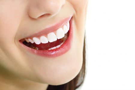 Tìm hiểu ngay bọc răng sứ có tác hại gì không