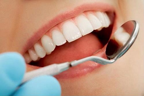 Chảy máu chân răng buổi sáng nguyên nhân chính do đâu? 3 Chảy máu chân răng buổi sáng nguyên nhân chính do đâu? 3