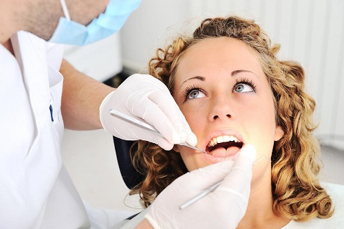 Lắp răng sứ có tháo ra được không bác sĩ? 2 Lắp răng sứ có tháo ra được không bác sĩ? 2